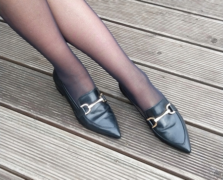 KLASYCZNE LEKKIE W SZPIC SKÓRA NATURALNA (AMI) 