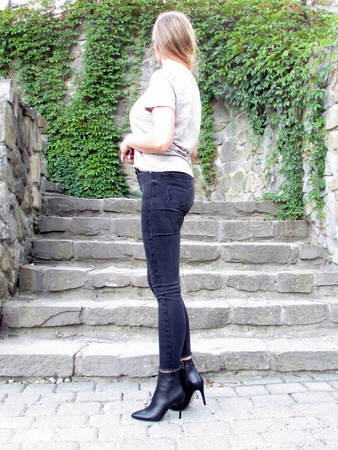 BOTKI NA SZPILCE9cm SKÓRA NATURALNA (468) 